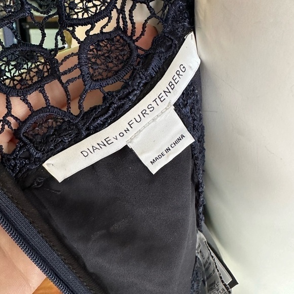 WOMEN’S DVF DIANE VON FURSTENBERG KINCHU SG LACE COCKTAIL SHEATH DRESS SMALL - Picture 10 of 13